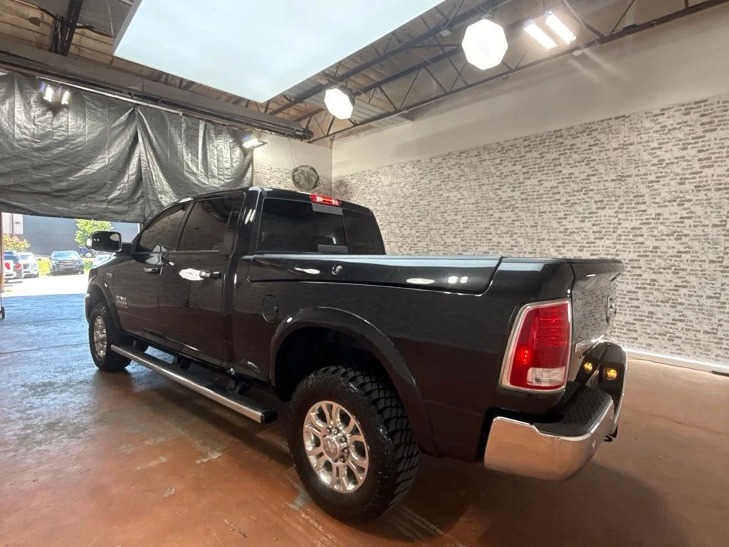 Used 2017 Brilliant Black Crystal Pearlcoat Ram Laramie image 5