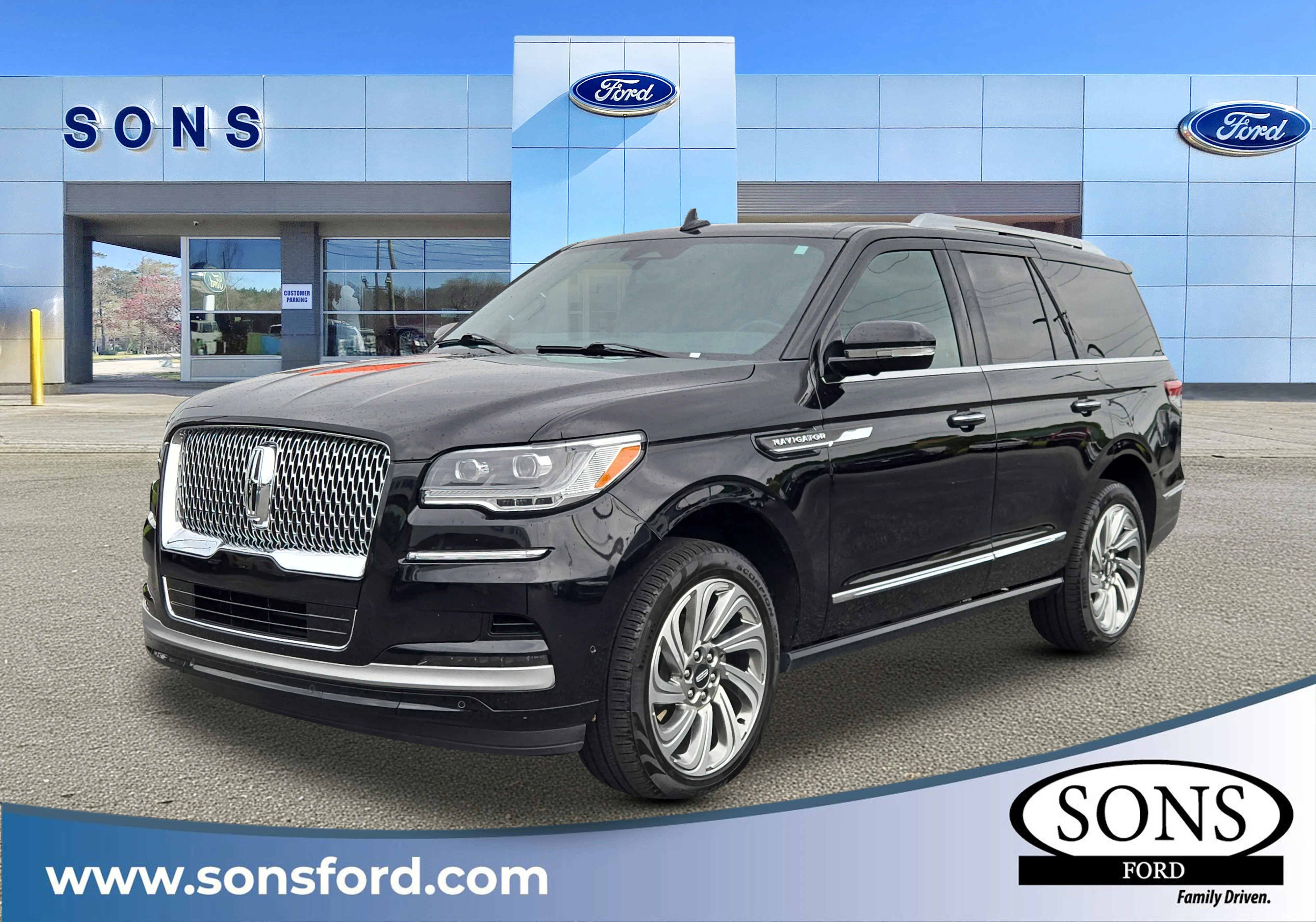 2024 Lincoln Navigator Premiere AWD's photo