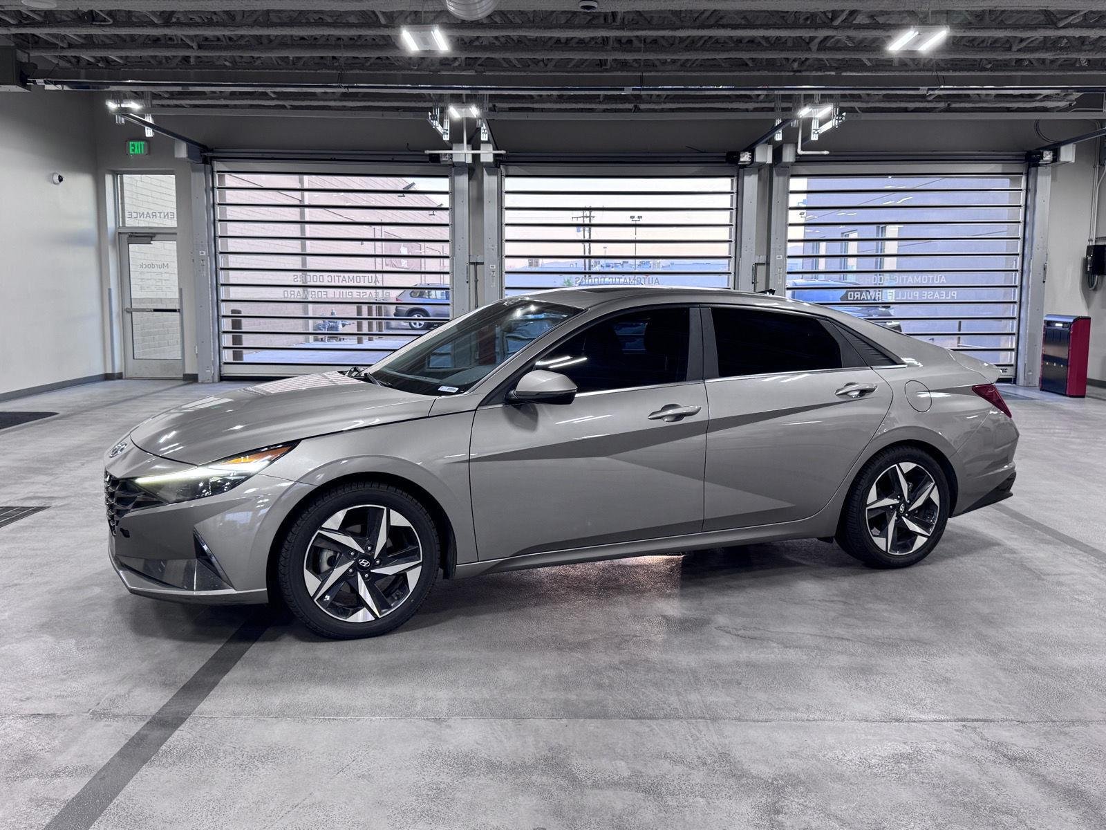 Certified Used 2023 Fluid Metal Hyundai Limited image 1