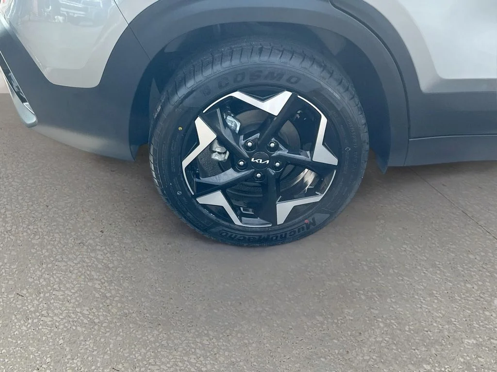 Certified Used 2024 Gray Kia EX image 30