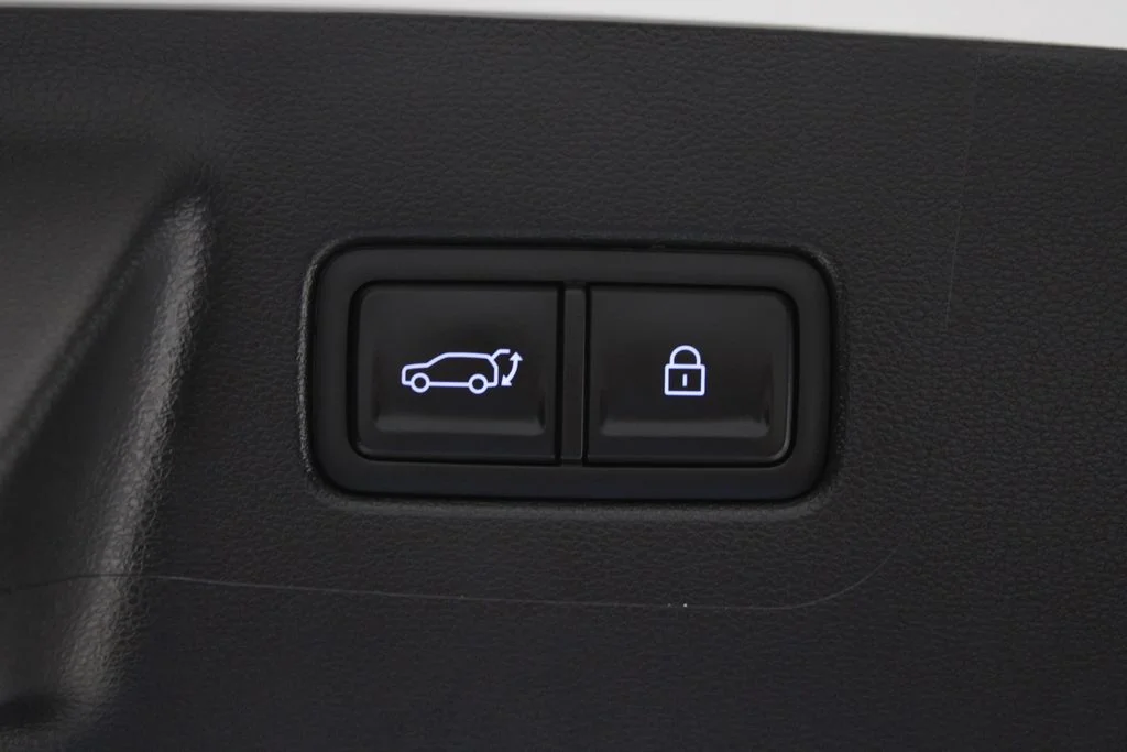 Used 2026 White Hyundai SEL image 19