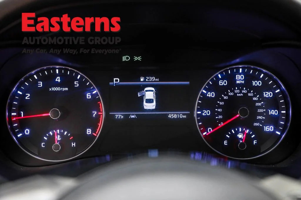 Used 2022 Black Kia LXS image 18
