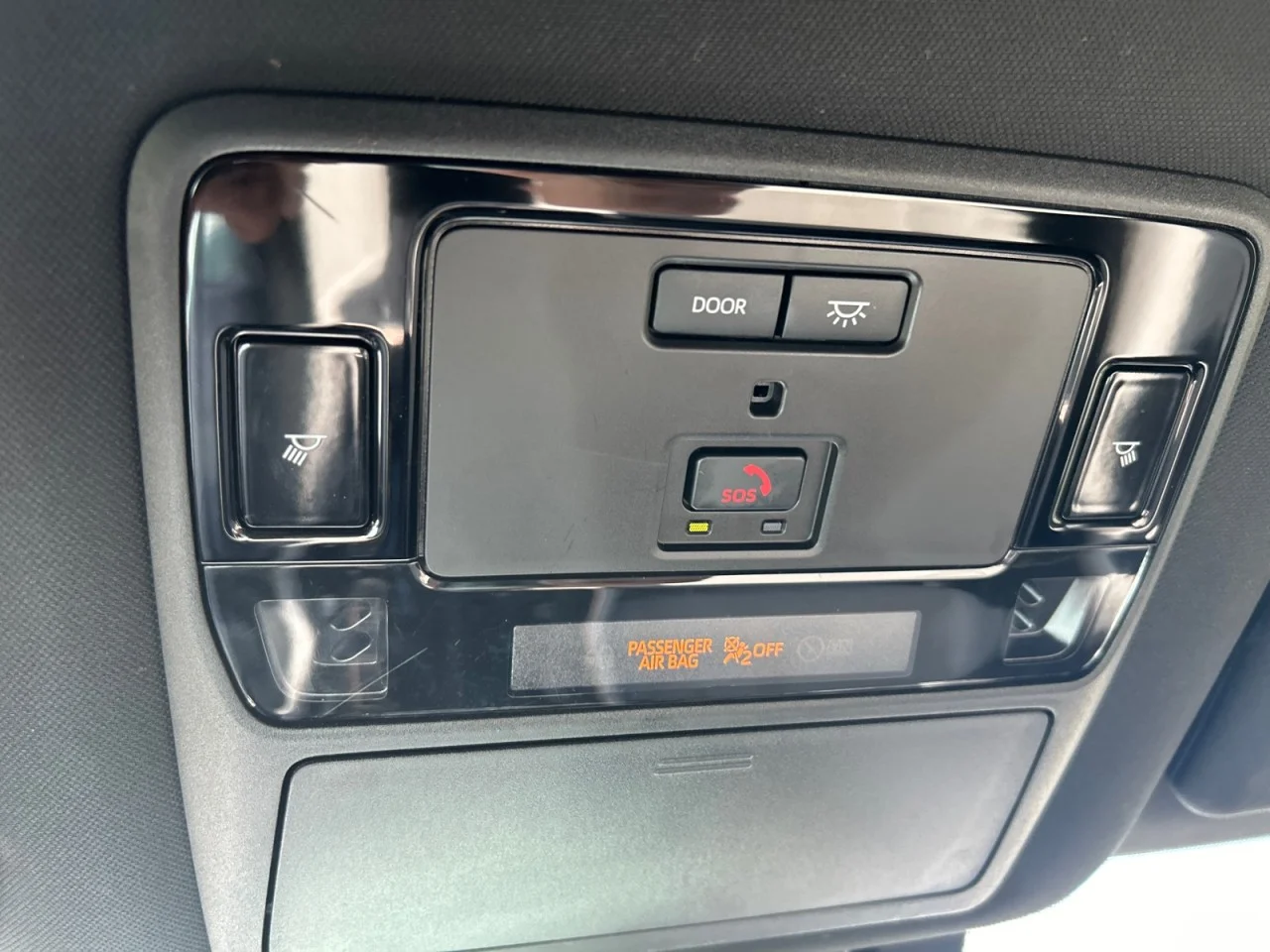 Used 2024  Toyota Hybrid MAX Limited image 16