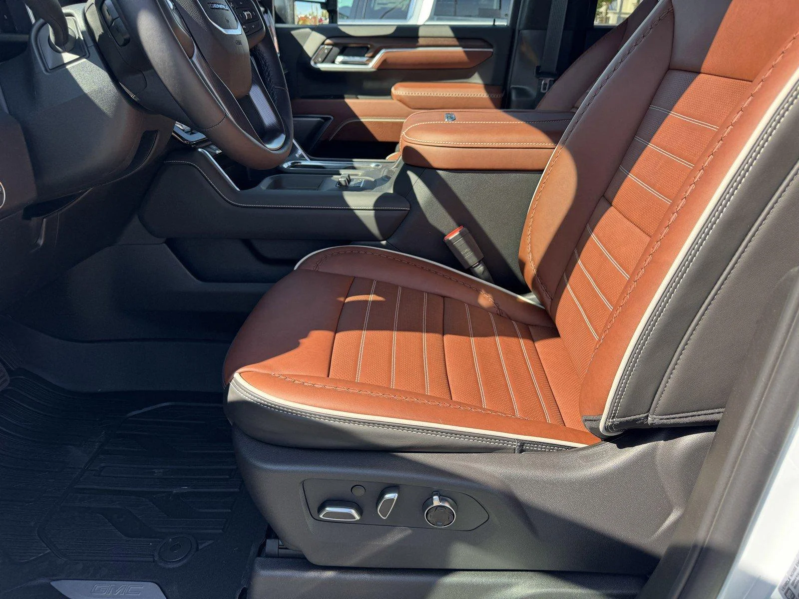 New 2026 Glacier White Tricoat GMC Denali Ultimate image 15