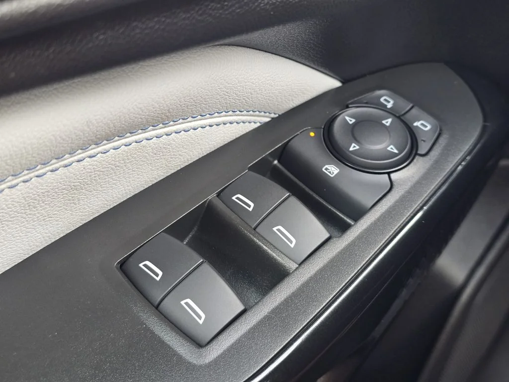 Used 2025 Mosaic Black Metallic Chevrolet LT image 23