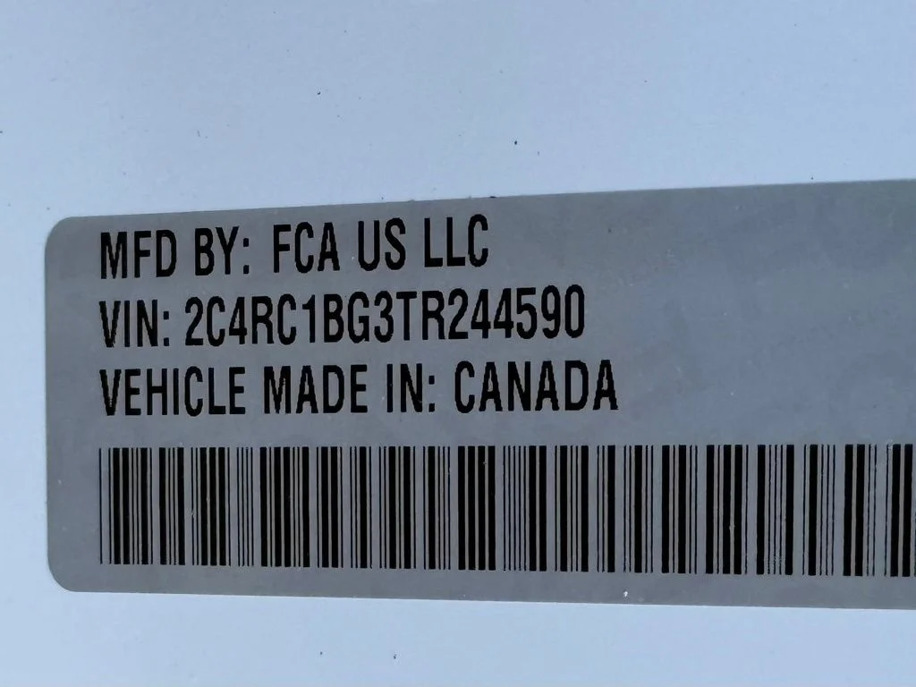 New 2026 Bright White Clear-Coat Exterior Paint Chrysler Select image 38