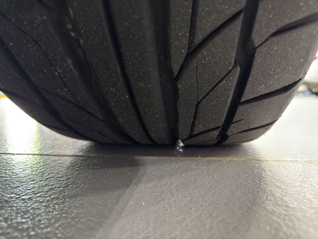 Used 2006 Black Clearcoat Ford GT Premium image 16