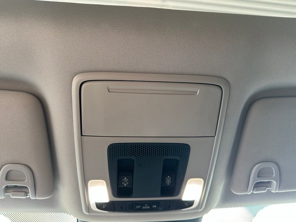 Used 2024  Honda Touring image 25