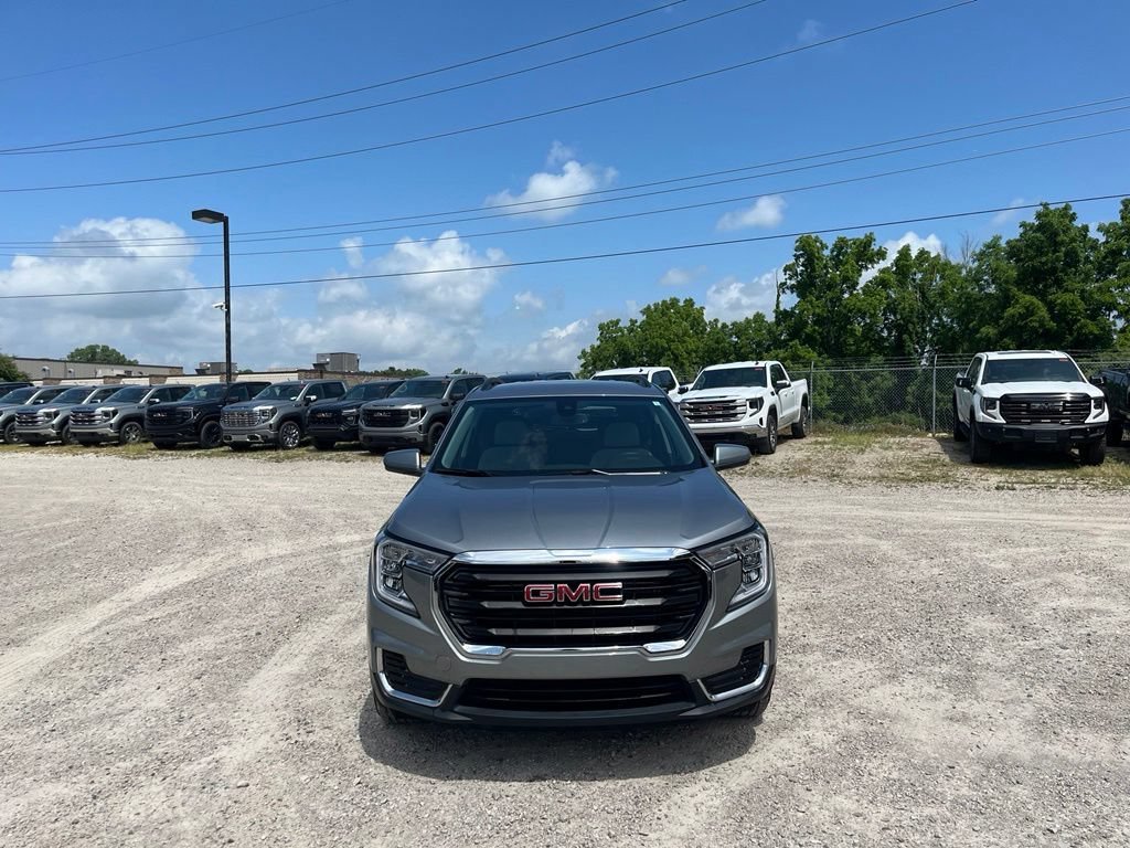 Used 2024 Sterling Metallic GMC SLE image 3