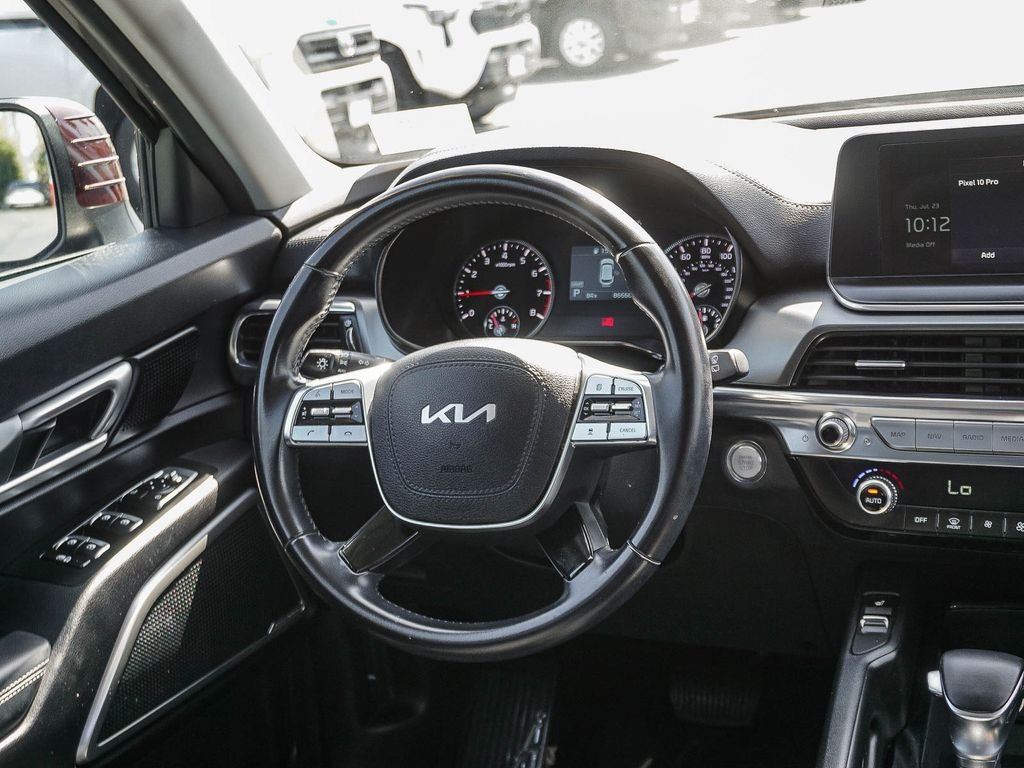 Used 2022 Purple Kia S image 16