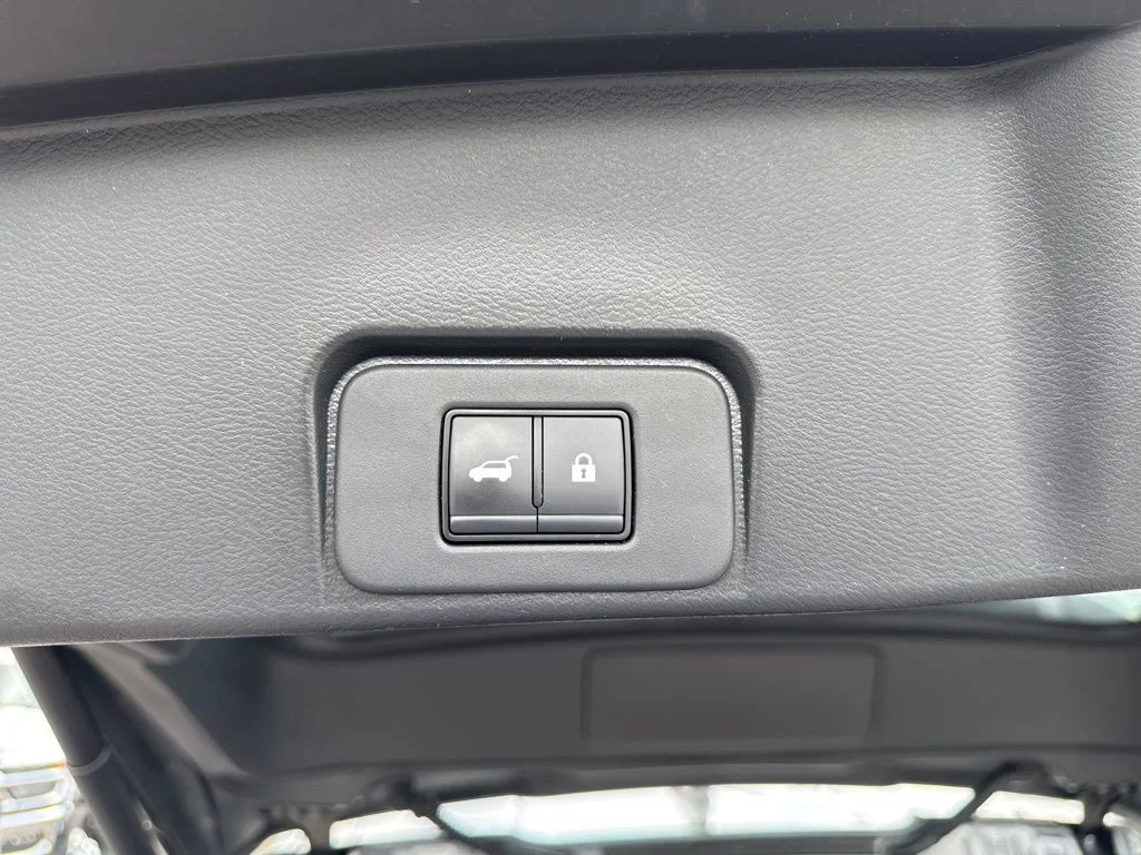 Used 2023 Gray Nissan SV image 9