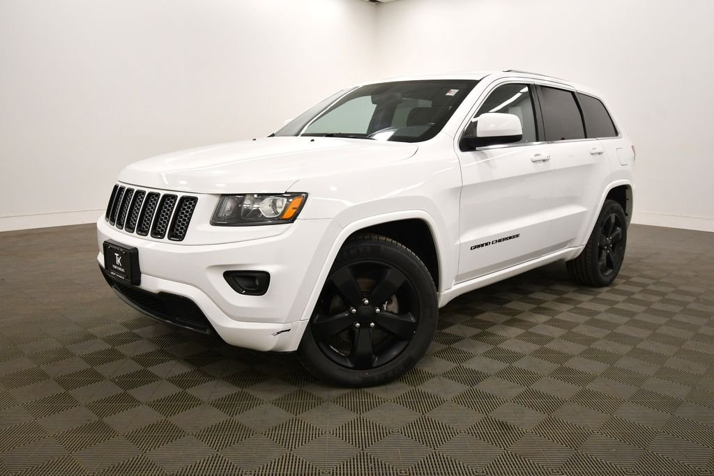 Used 2015 Jeep Grand Cherokee Altitude with VIN 1C4RJFAG4FC724719 for sale in Rochester, Minnesota