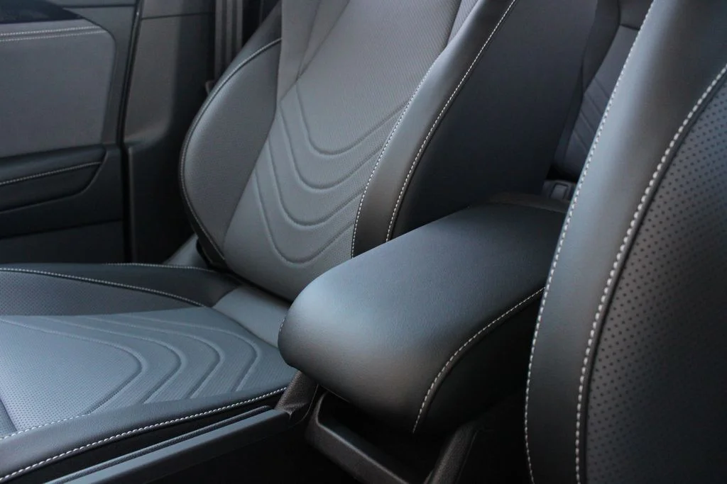 New 2026 Beige Volkswagen 2.0T SE R-Line Black image 19