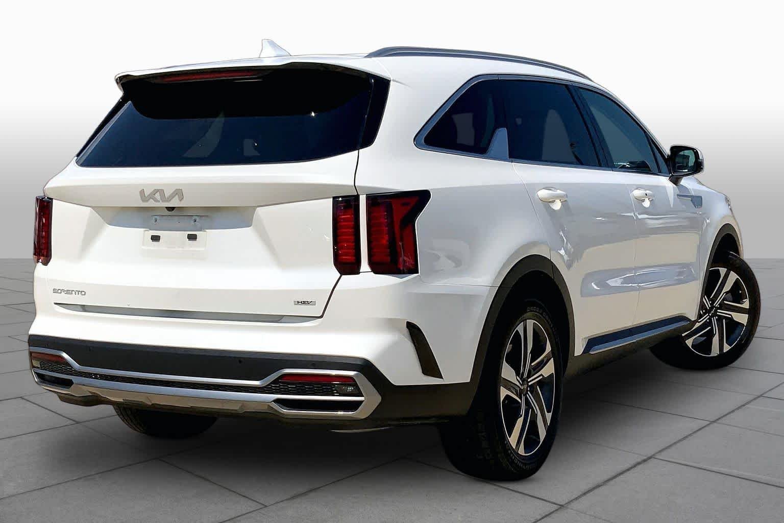 Used 2024 Snow White Pearl Kia EX image 13