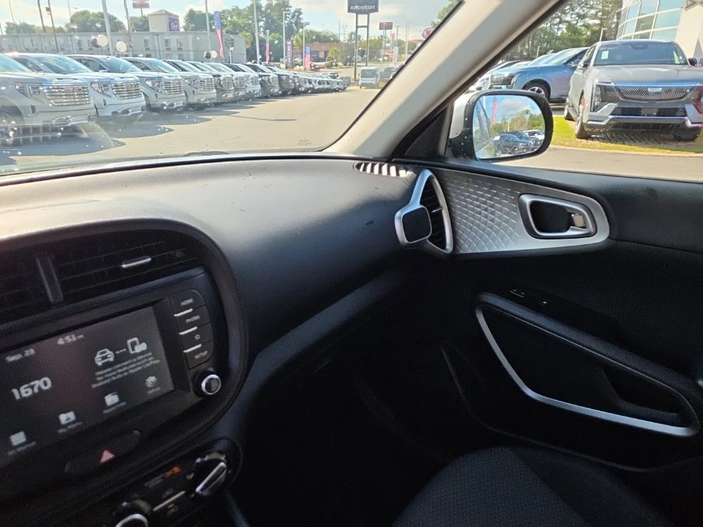 Used 2021 Green Kia X-Line image 18