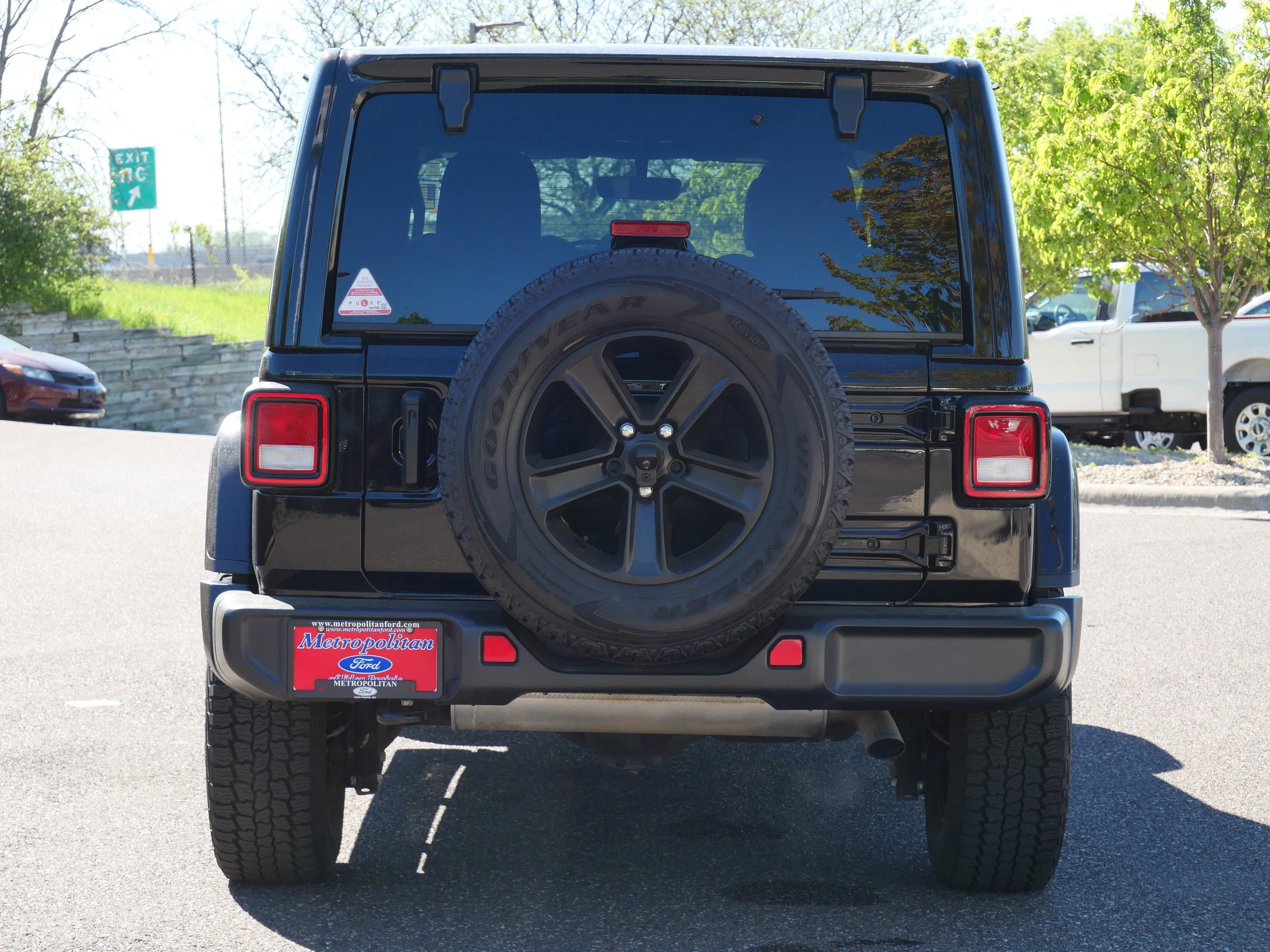 Certified Used 2022 Black Clearcoat Jeep Unlimited Sahara image 5