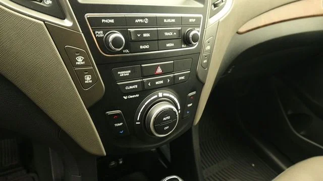 Used 2018 Sparkling Silver Hyundai 2.4 Base image 17
