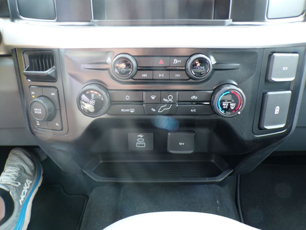 New 2026 Oxford White Ford F-250® XL image 24