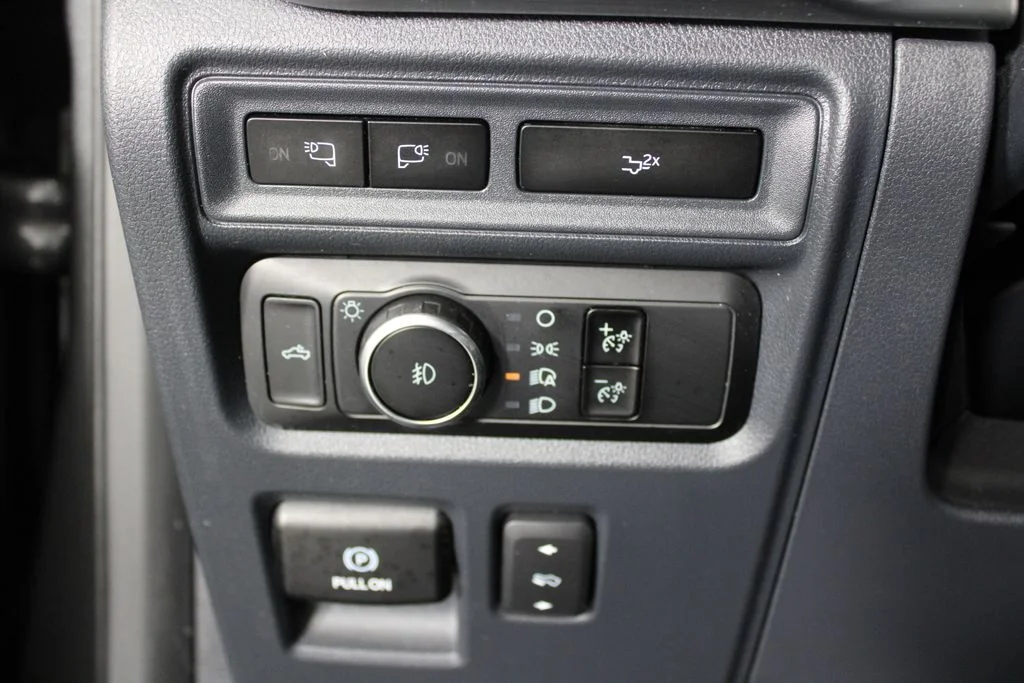 Used 2022 Gray Ford Lariat image 23