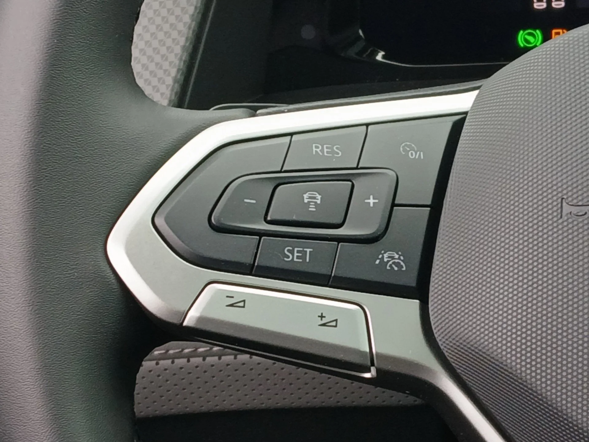 New 2026 Pure Gray Volkswagen 2.0T Peak Edition image 9