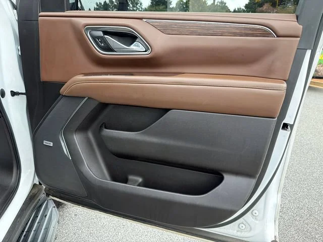 Used 2021 SUMMIT WHITE Chevrolet High Country image 14