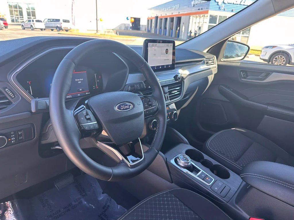 Used 2023 Gray Ford Active image 13