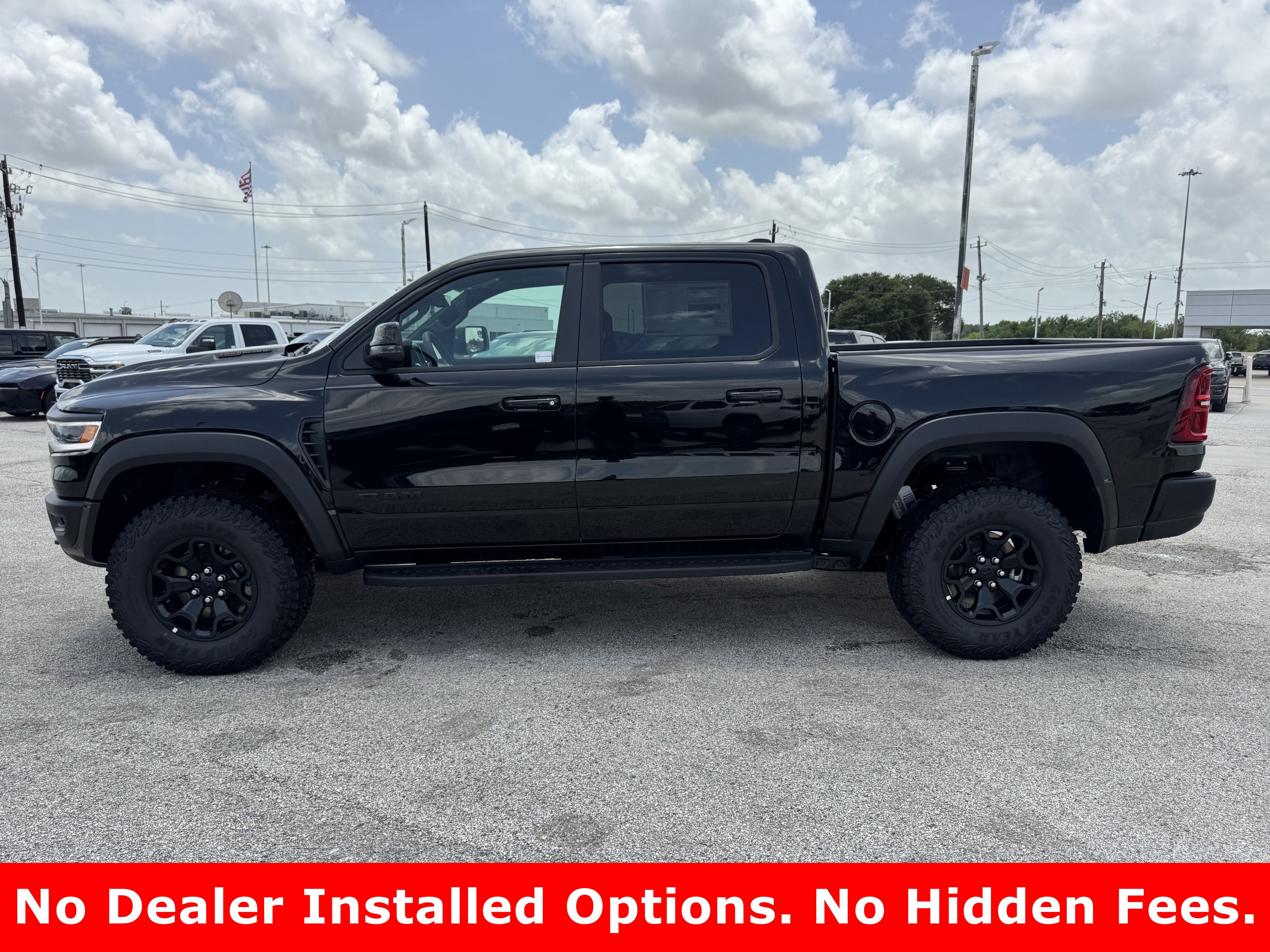 New 2026 Diamond Black Crystal Pearl-Coat Exterior Paint RAM RHO image 4