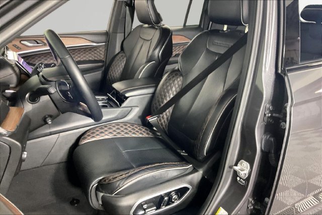 Used 2025 Gray Jeep Summit image 19