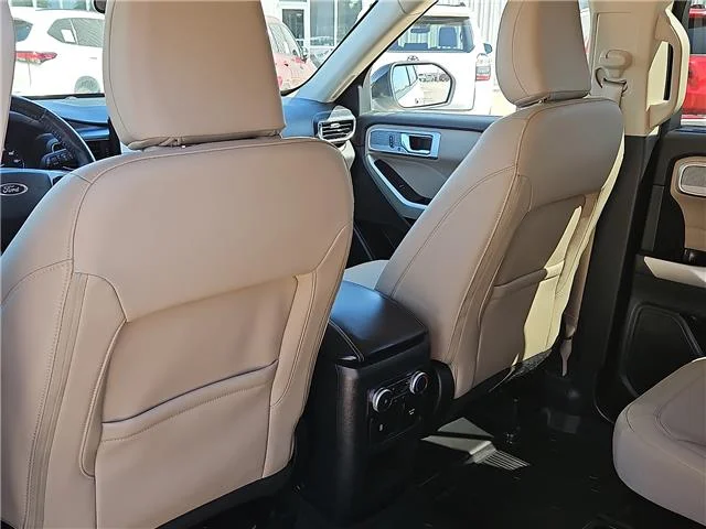 Used 2021 Oxford White Ford Limited 4x2 image 10