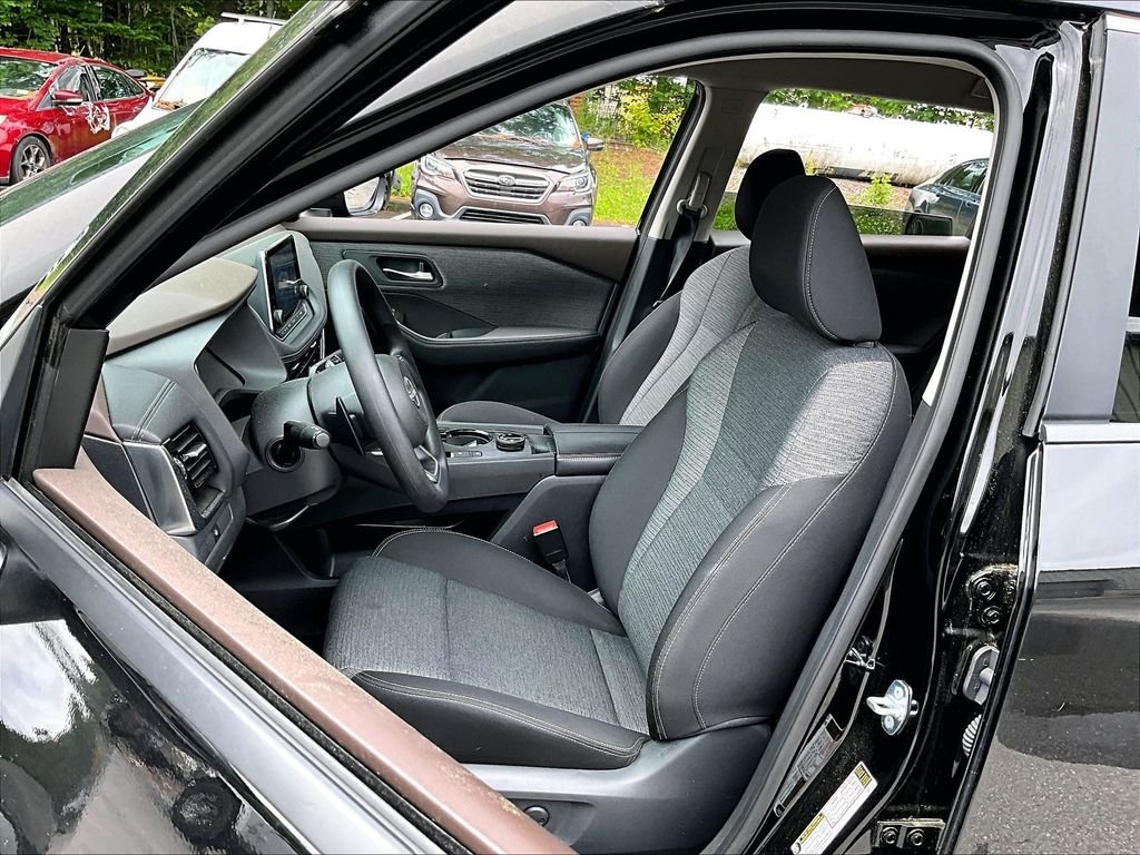 Used 2022 Super Black Nissan SV image 10