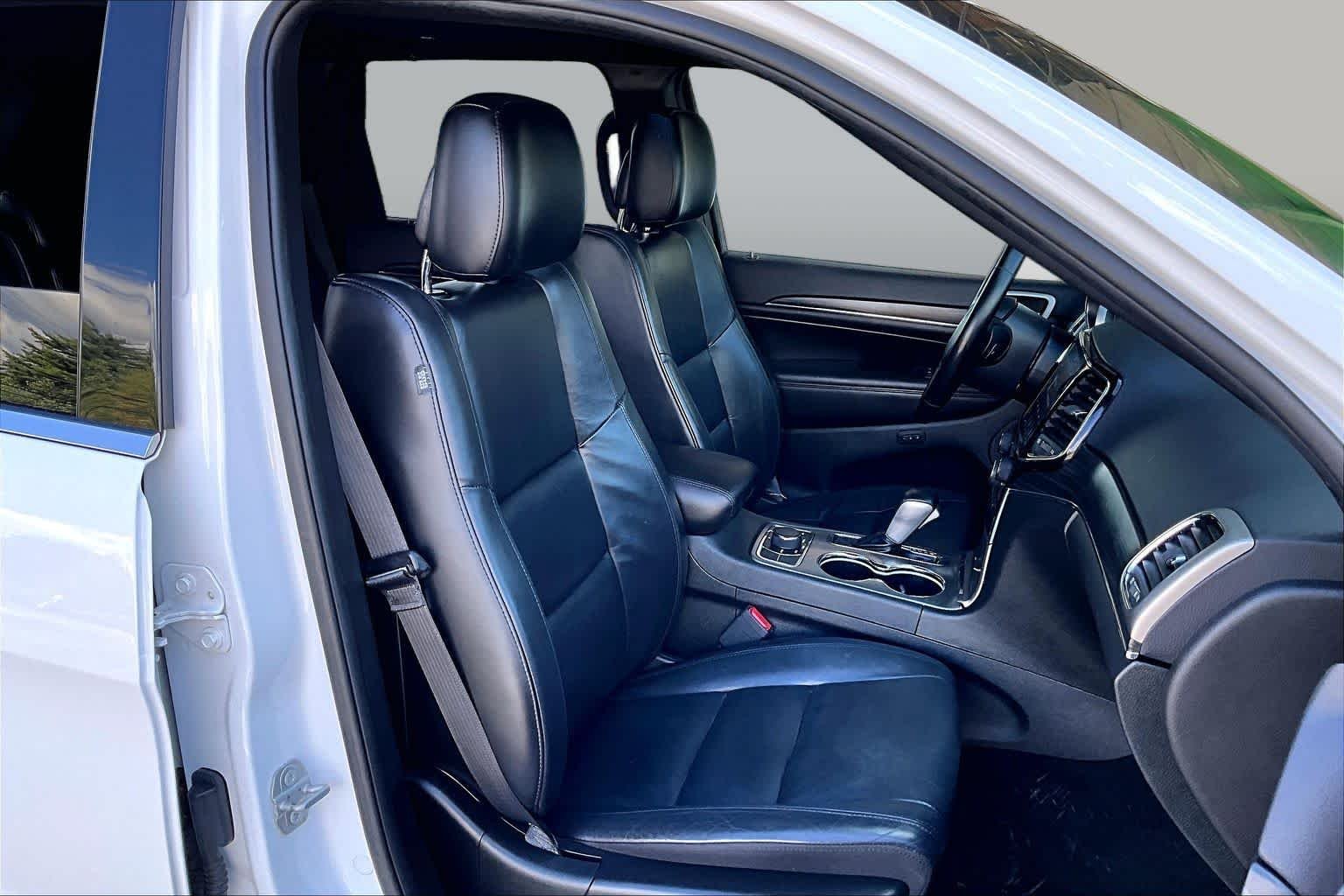 Used 2021 Bright White Clearcoat Jeep Limited image 8