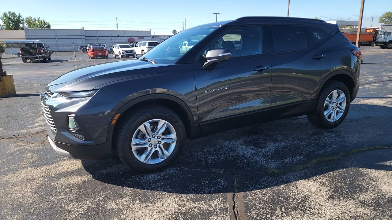 Used 2022 Gray Chevrolet LT image 4