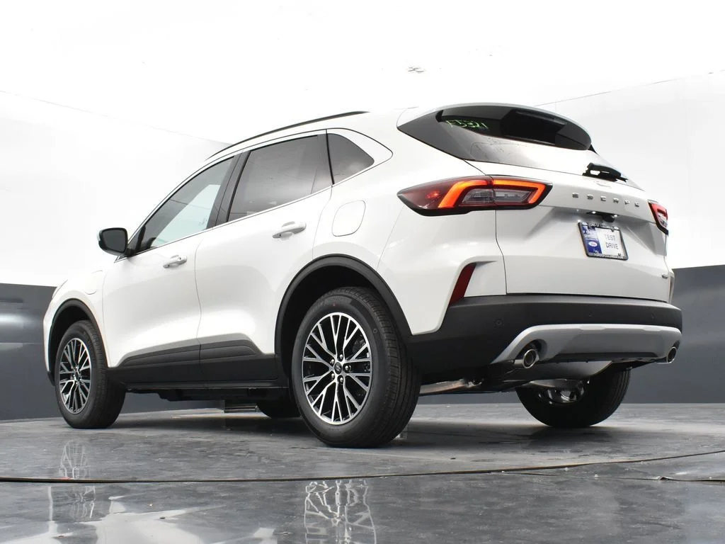 New 2025 White Ford Base image 34