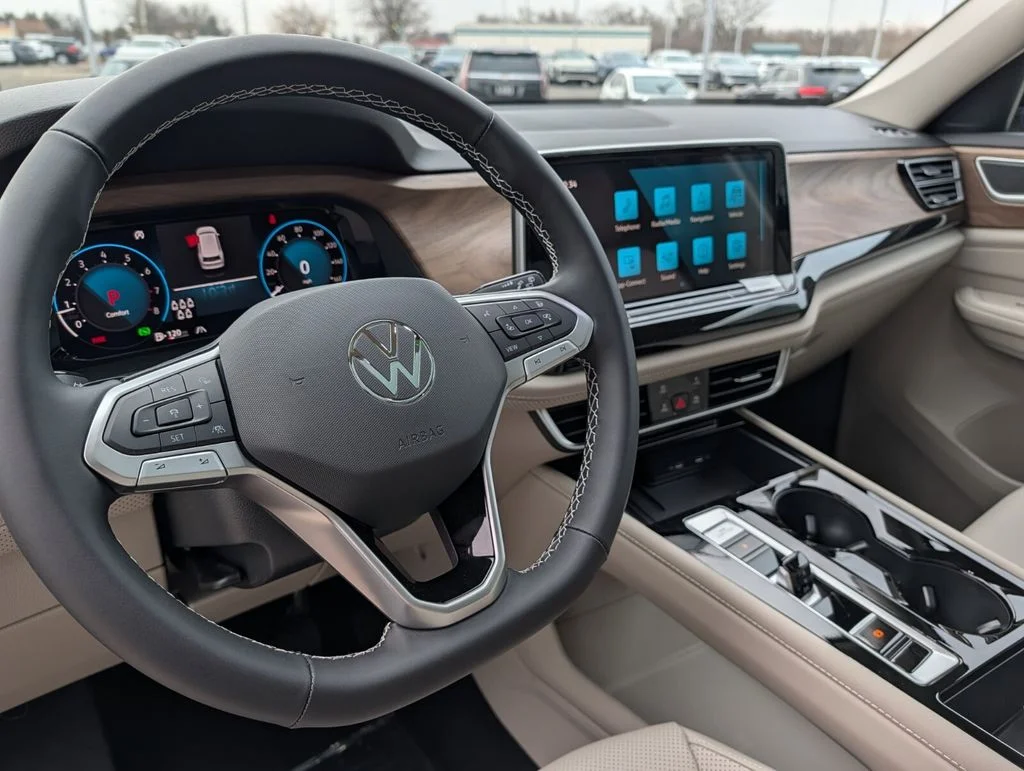 New 2026 Black Volkswagen 2.0T SE w/Technology image 18
