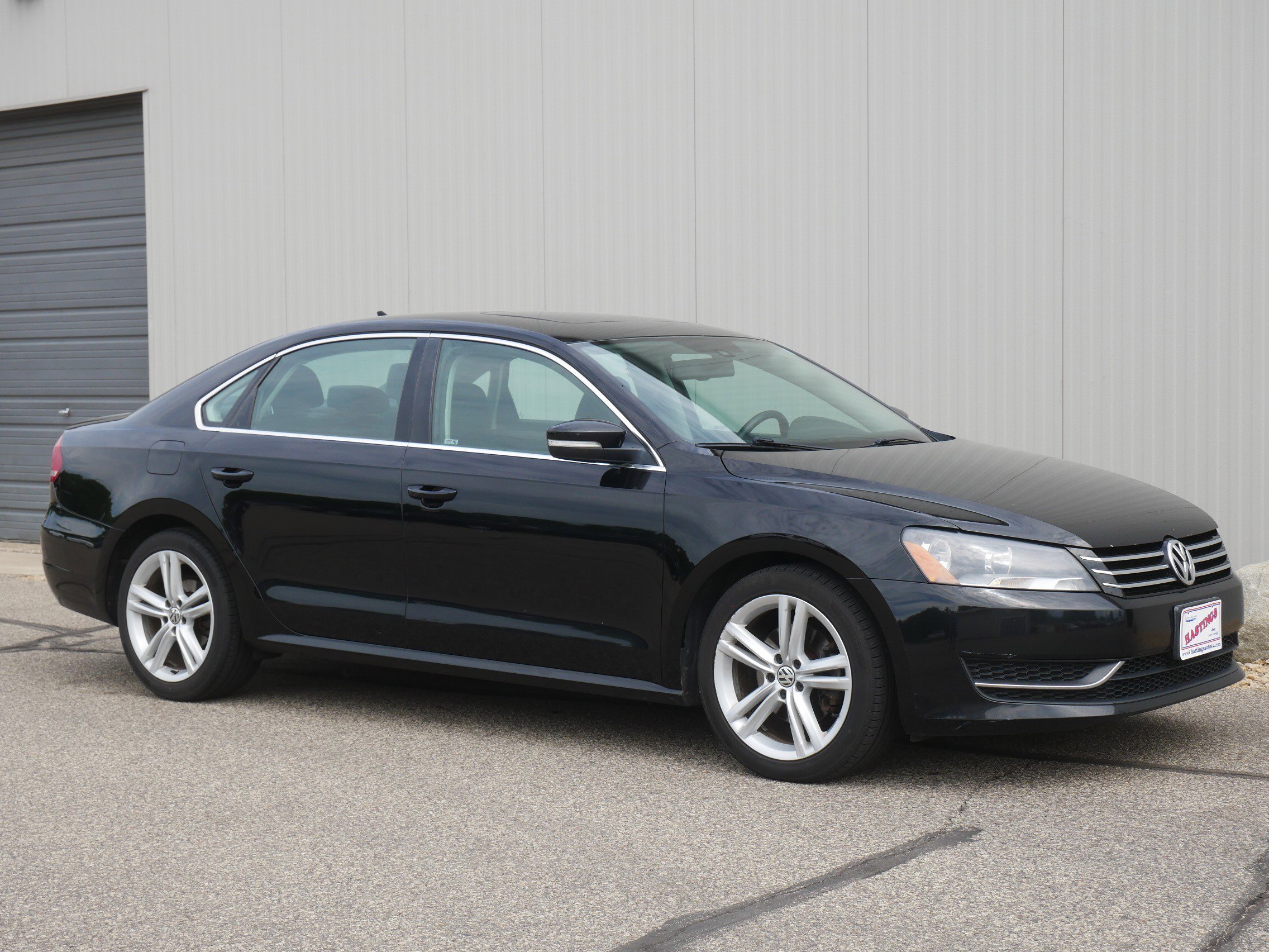 Used 2014 Black Volkswagen SE w/Snrf/Nav image 7