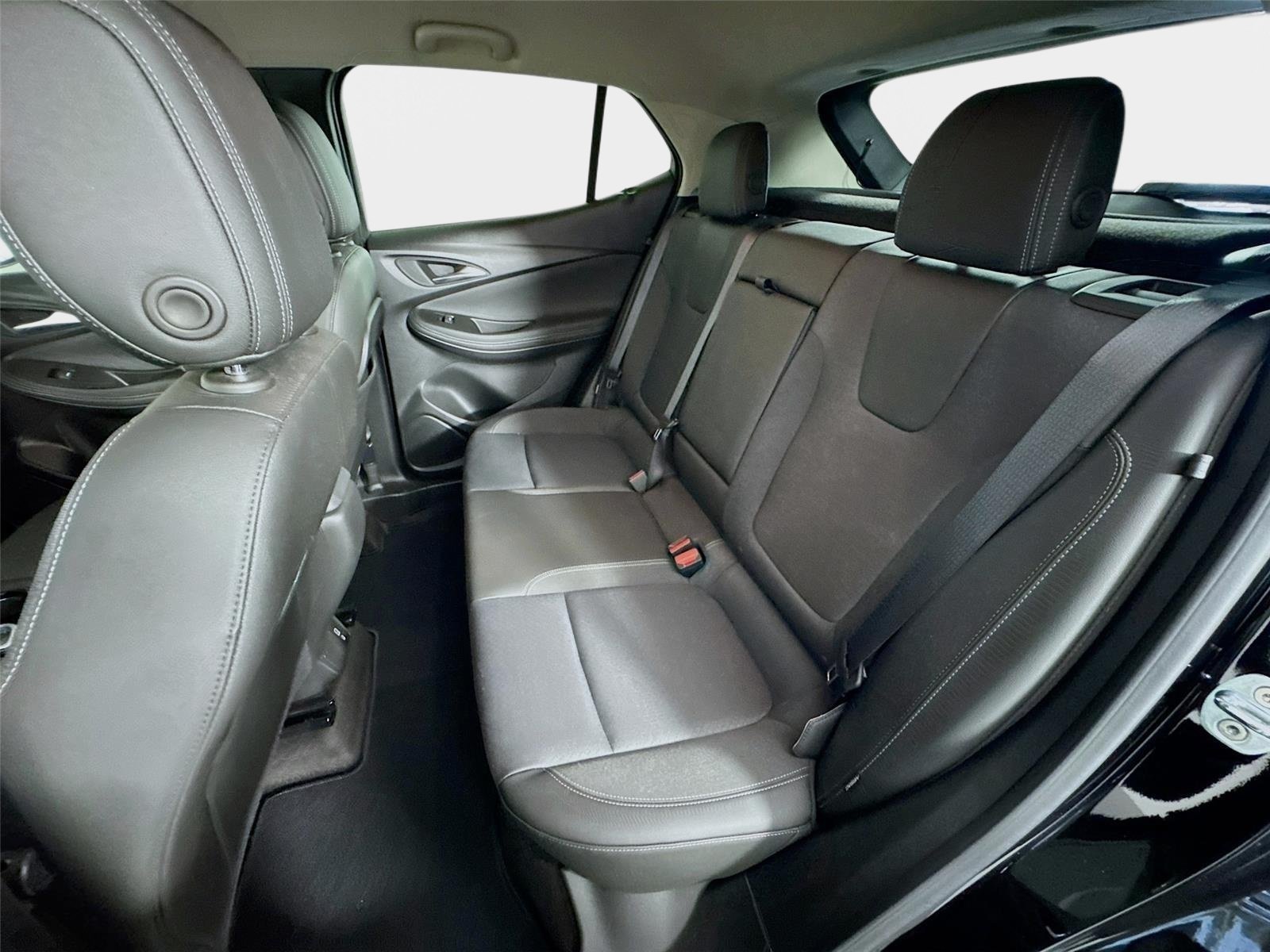 Used 2023 Ebony Twilight Metallic Buick Select image 21