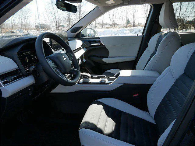 New 2026 Cosmic Blue Metallic Mitsubishi SE TECH image 4