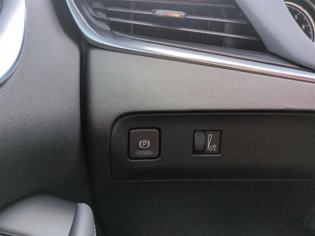 Used 2024 White Frost Tricoat Buick Essence image 18