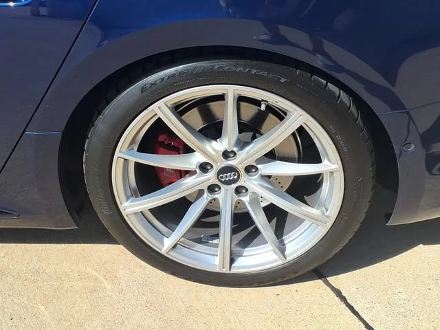 Used 2019  Audi Y image 29