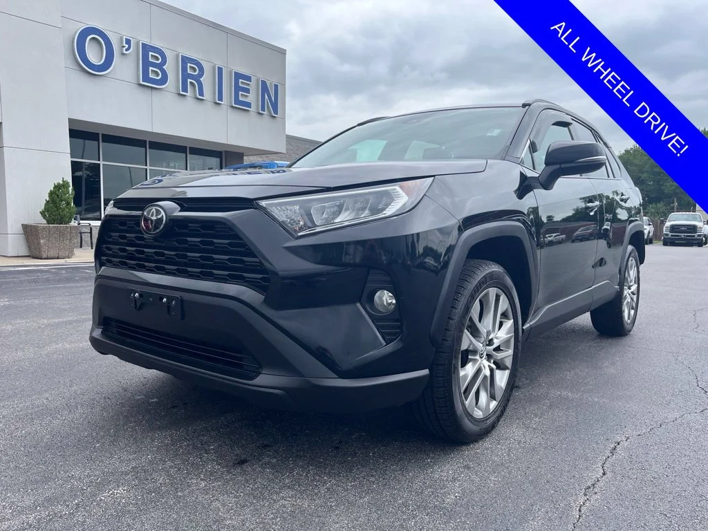 Used 2020 Midnight Black Metallic Toyota XLE Premium image 1