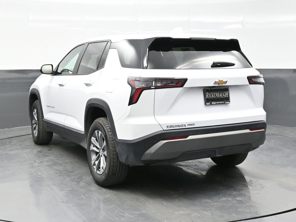 Used 2025 White Chevrolet LT image 5