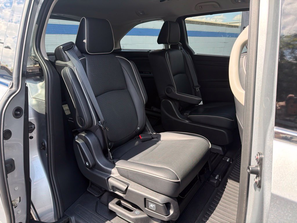 2025 Honda Odyssey Elite - Photo 23