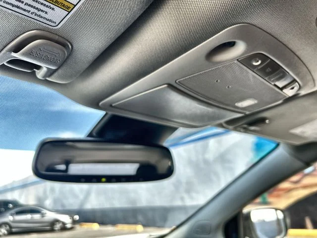 Used 2019 White Nissan Platinum image 17