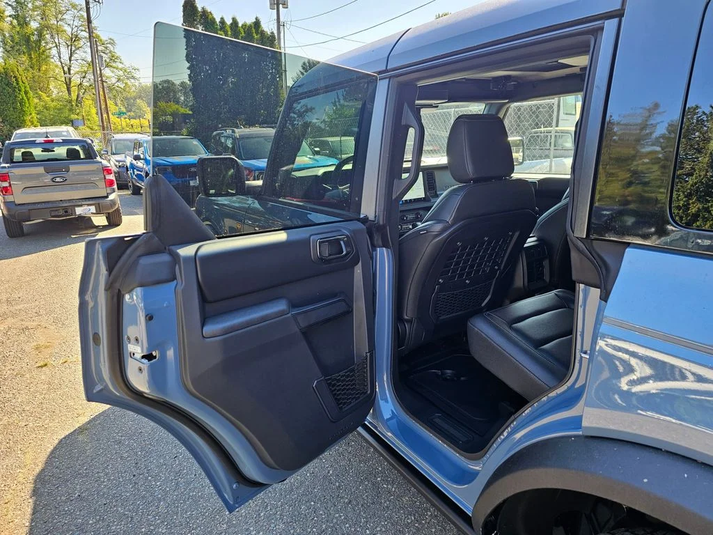 New 2025 Azure Gray Metallic Tri-Coat Ford Badlands® image 15