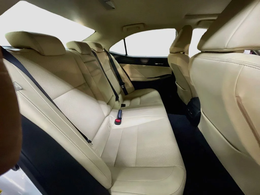 Used 2016 White Lexus 200t image 26