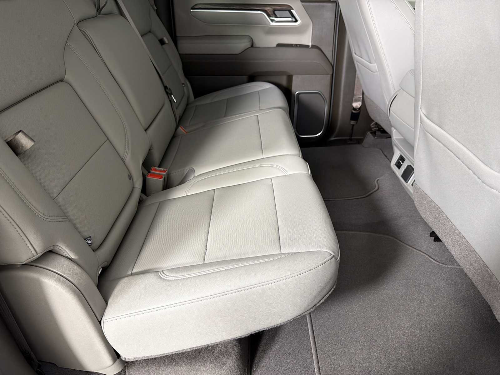 2026 GMC Sierra 1500 SLT - Photo 13