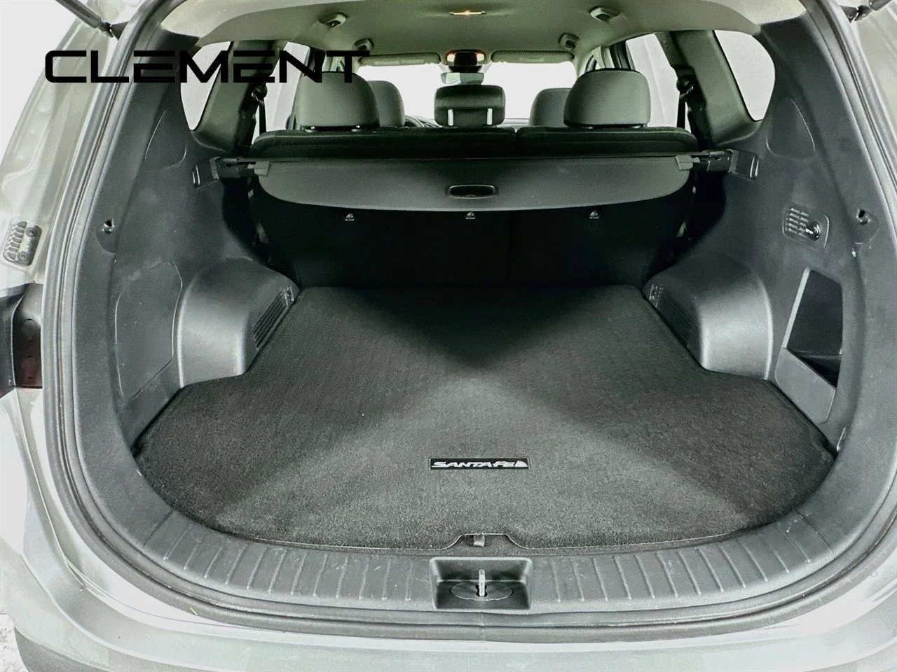 Used 2023 Shimmering Silver Pearl Hyundai SE image 11