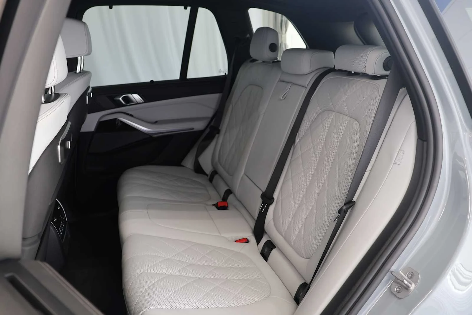Certified Used 2024 Brooklyn Grey Metallic BMW xDrive40i image 25