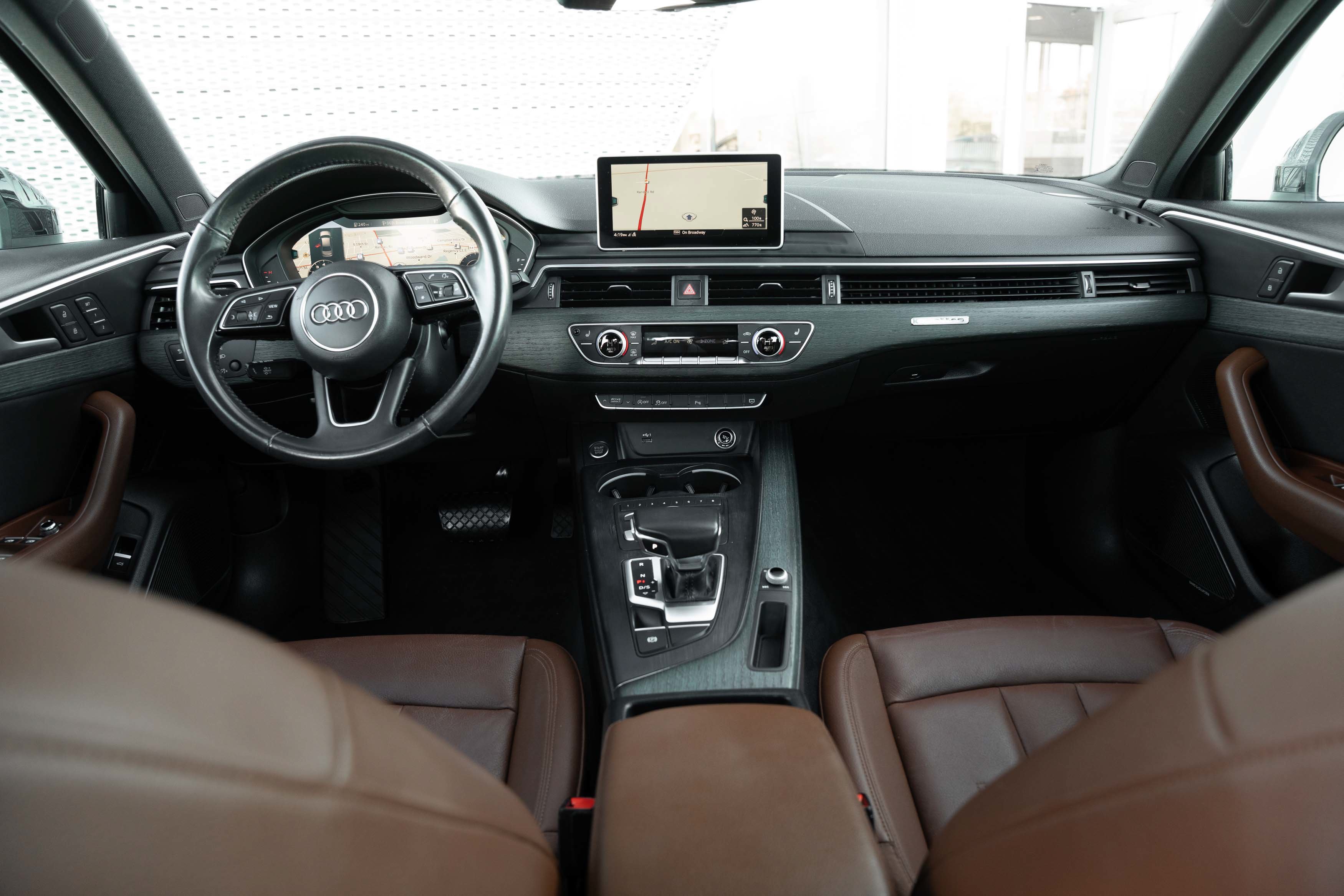 Used 2018 Mythos Black Metallic Audi Tech Premium Plus image 8