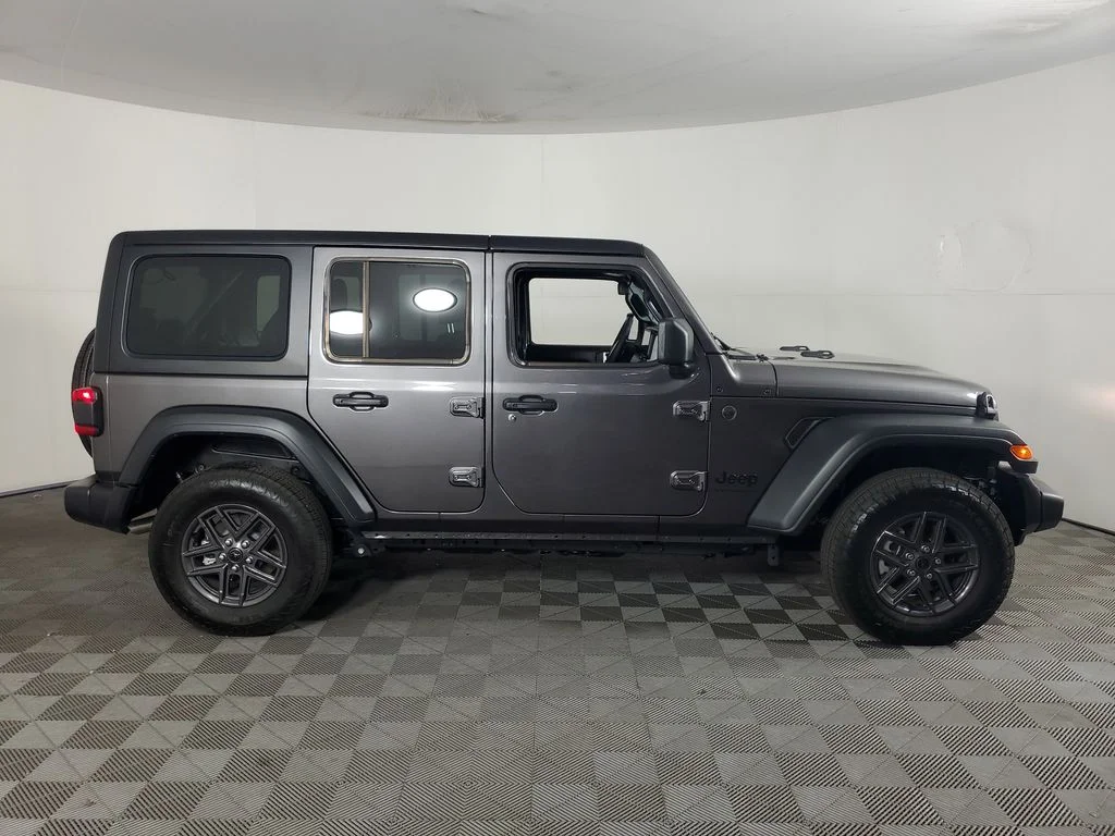 Used 2026 Gray Jeep Sport S image 3